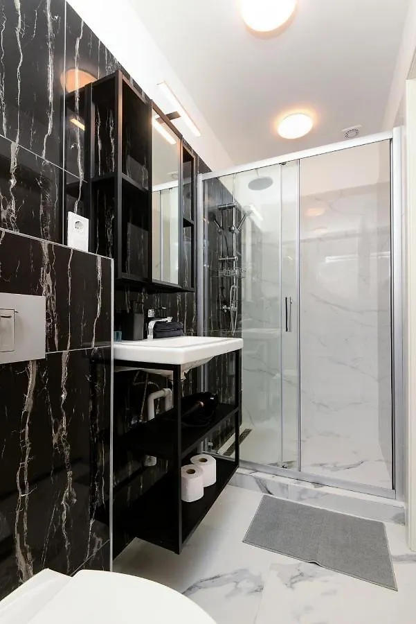 Akacfa 7 Two Bedroom Central Apartment Budapest