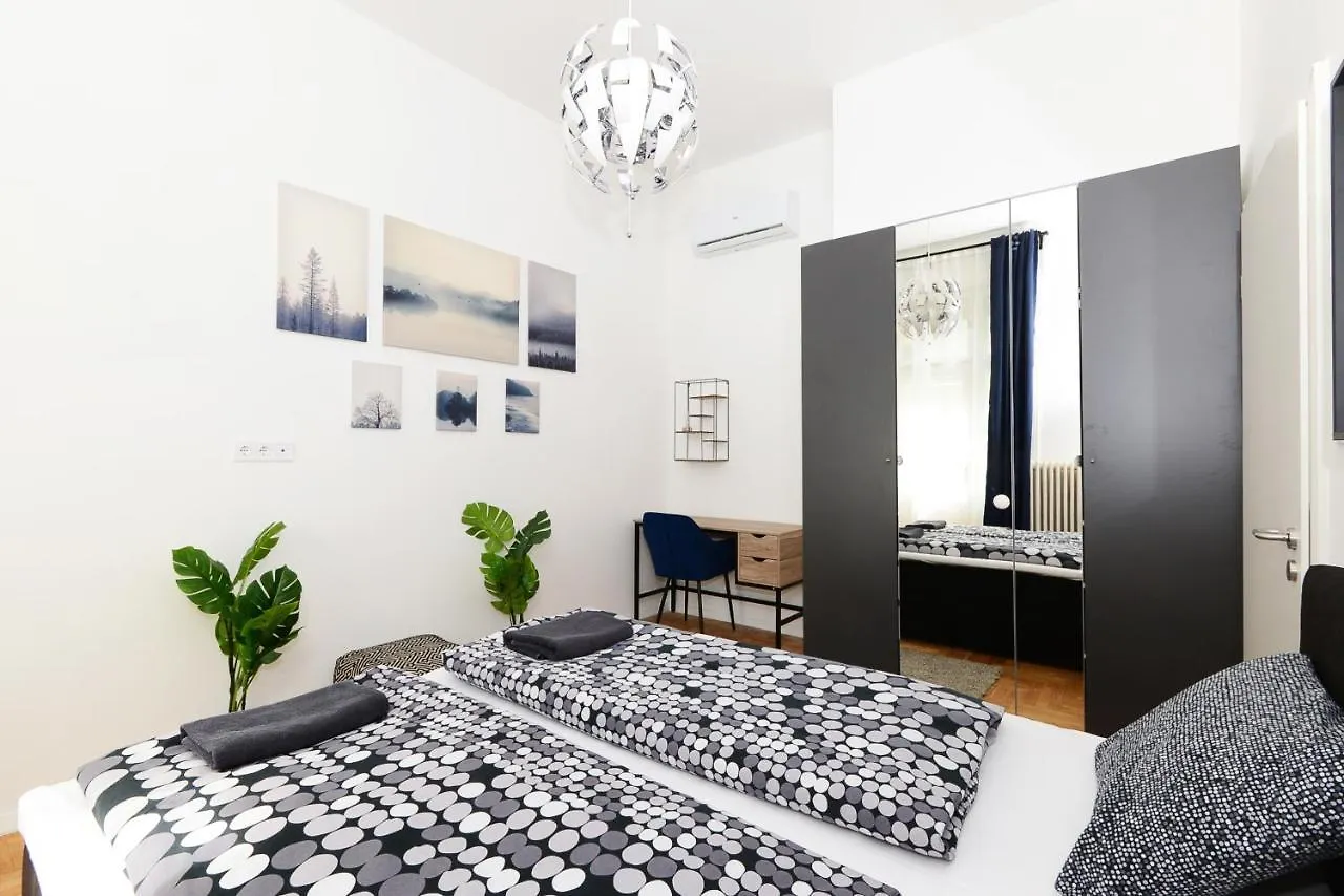 Akacfa 7 Two Bedroom Central Apartment Budapest Hungary